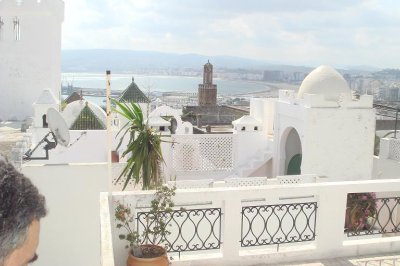 Une vue de TANGER ,de la terrasse de la maison d`hotes