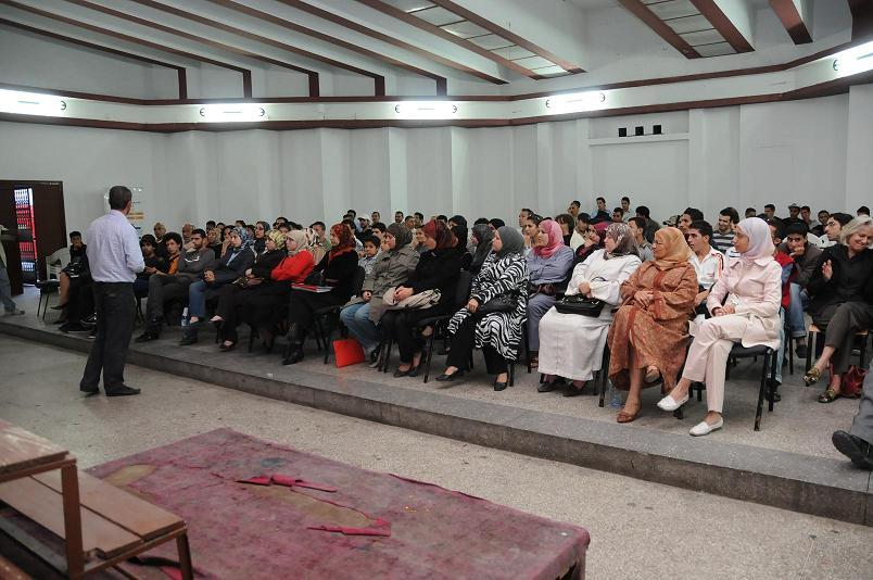 La salle à TANGER lors de la représentation de QUELLE FAMILLE